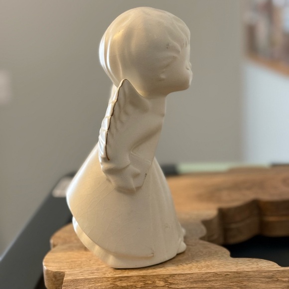 Vintage Ceramic Boy Angel Kissing Figurine - Picture 9 of 9